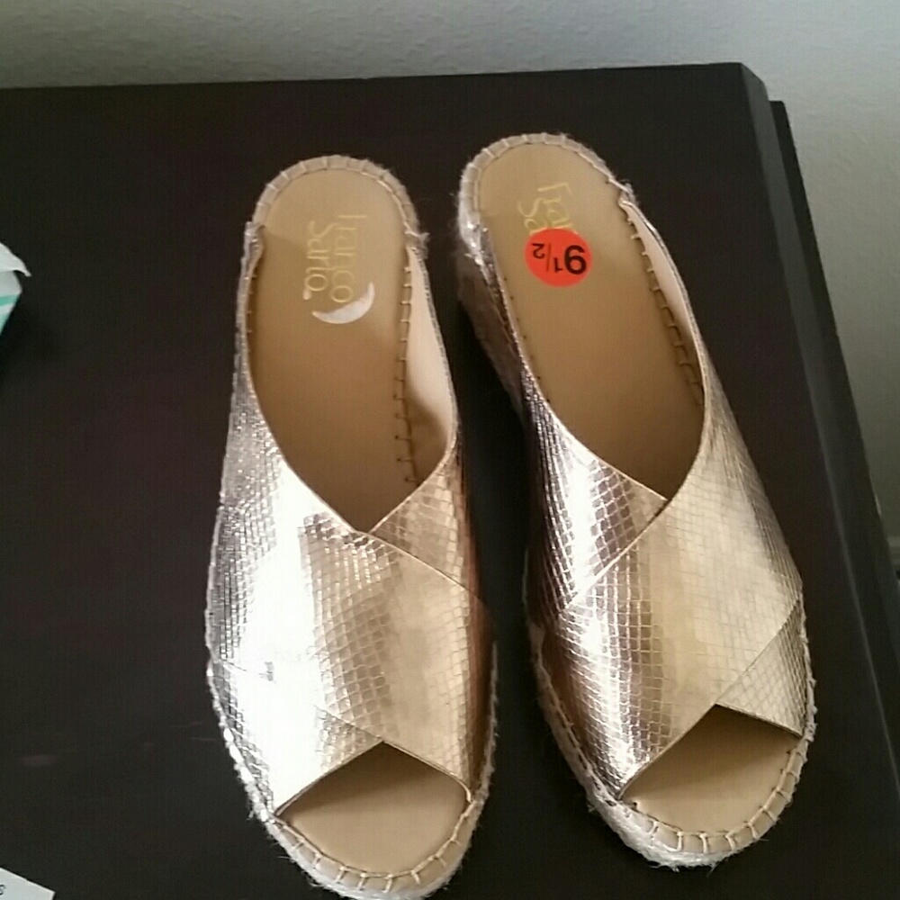 Franco Sarto  slippers